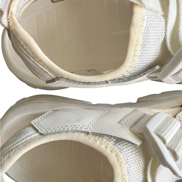 Converse Camping Supply White Adjustable Hiking Walking Sandals Size 7 Excellent